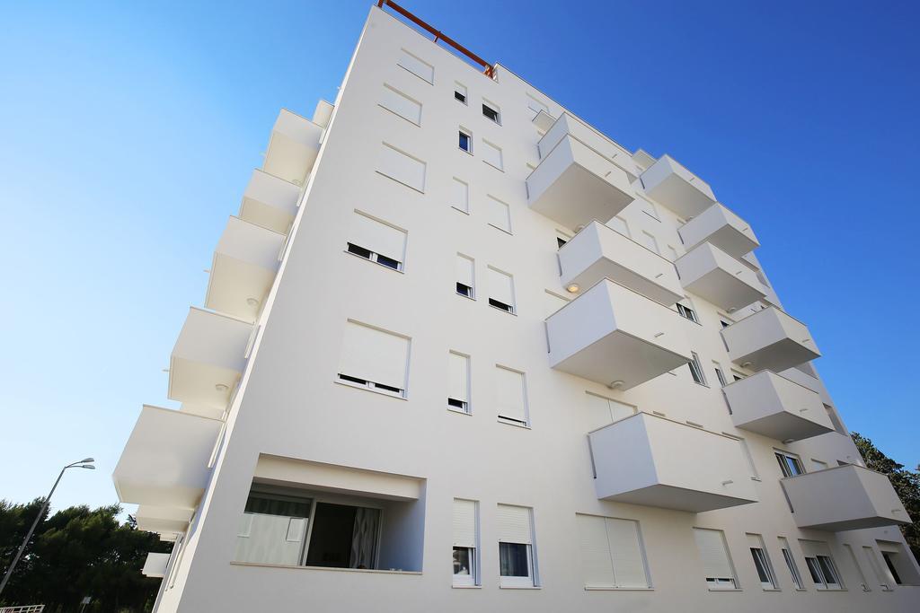 Apartment Flowers, Free Garage Parking Zadar Room photo