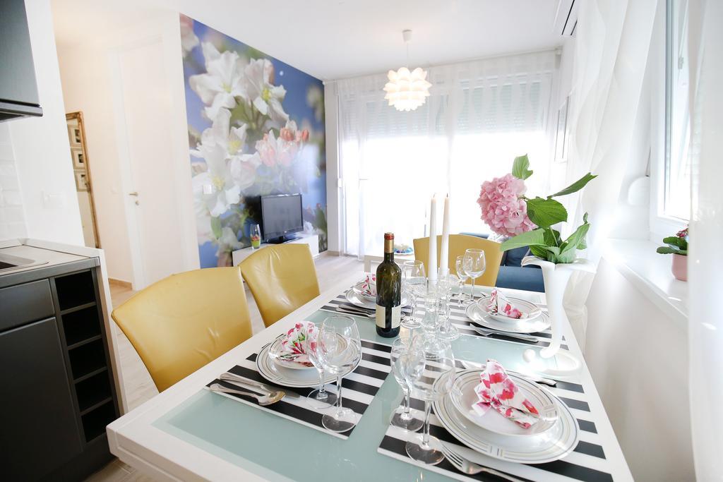 Apartment Flowers, Free Garage Parking Zadar Room photo